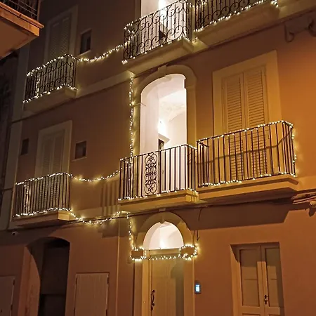 Palazzo Ferilli Alfonso Bed and Breakfast *