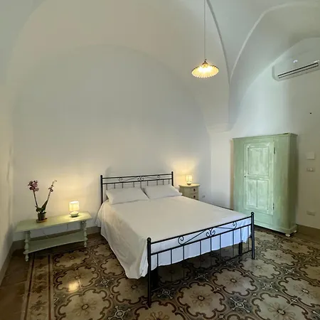 Palazzo Ferilli Alfonso Bed & Breakfast *