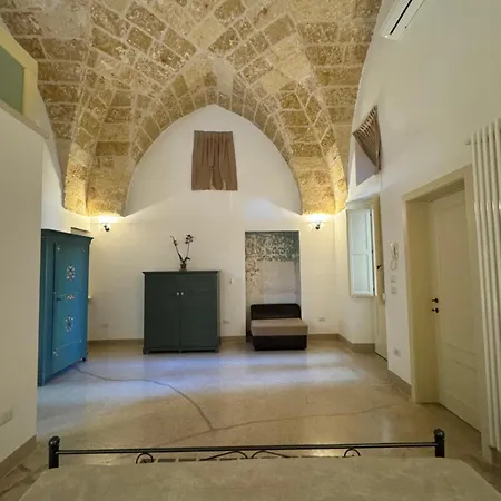 Palazzo Ferilli Alfonso B&B 루파노